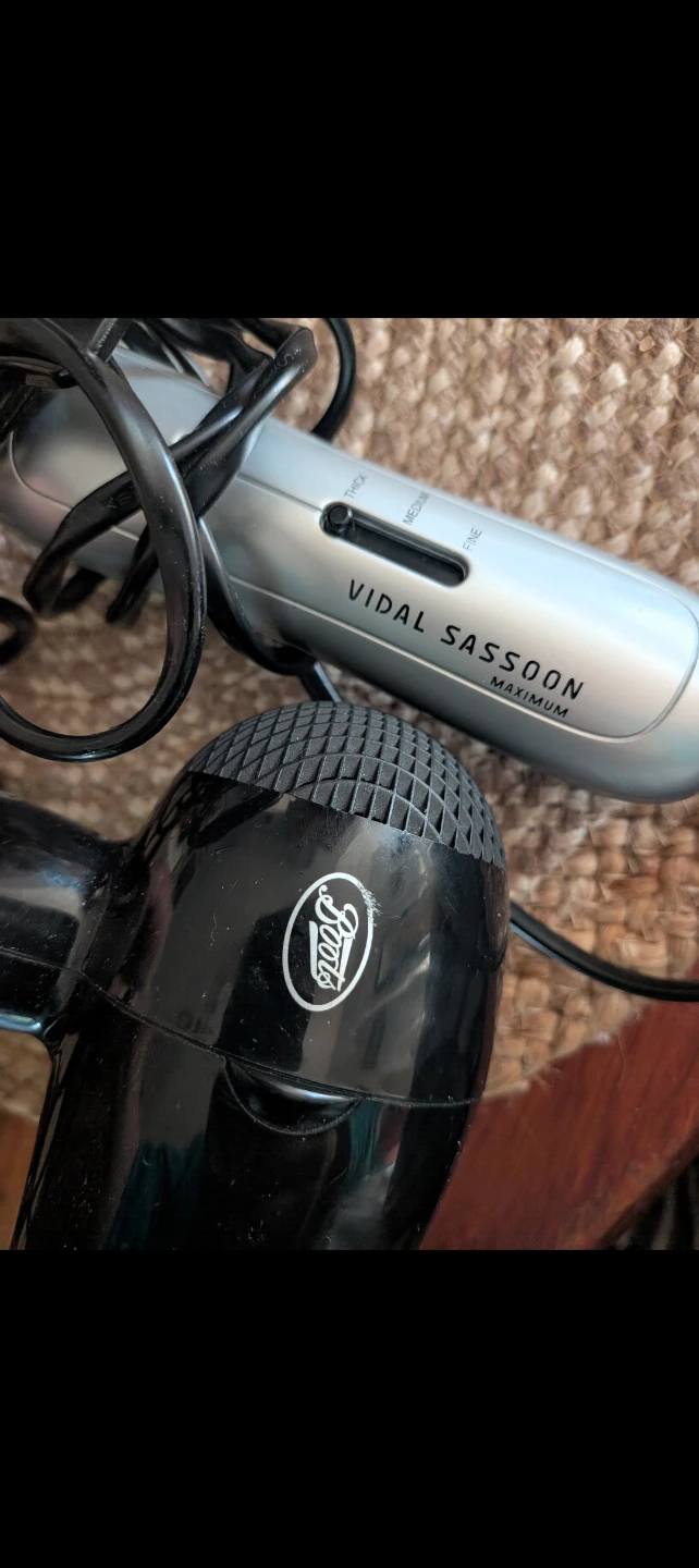 Boots Hair Dryer & Vidal Sassoon Curling iron UK plugs - photo 5