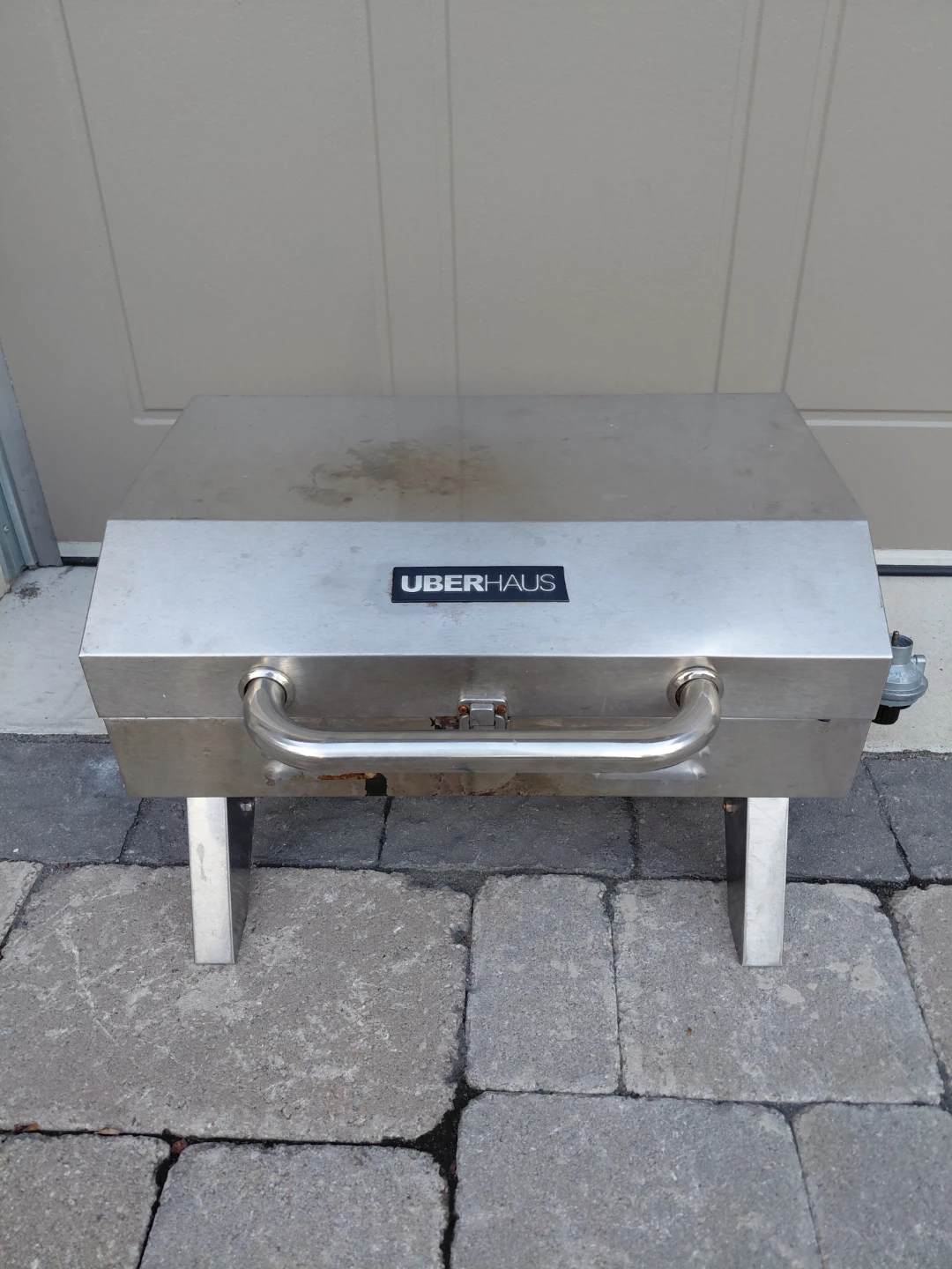 Uberhaus portable gas grill