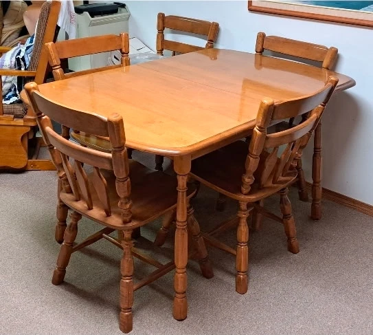 Solid Maple dining table and chairs set - photo 3