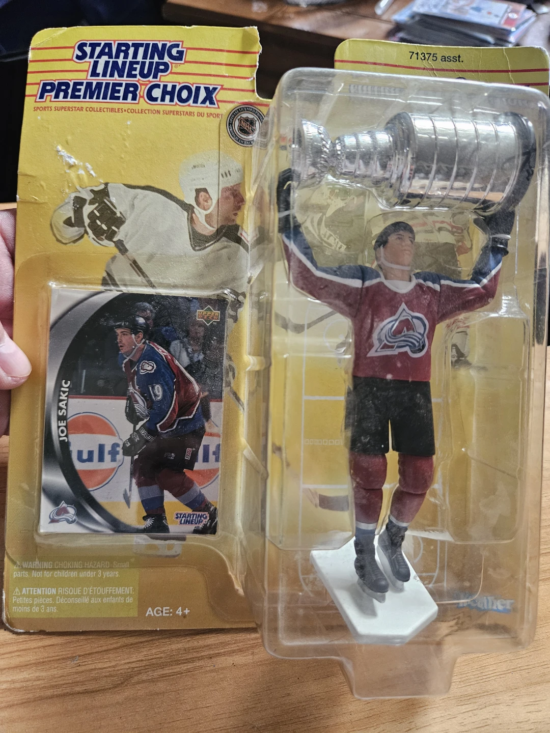 Starting Lineup Joe Sakic Figure