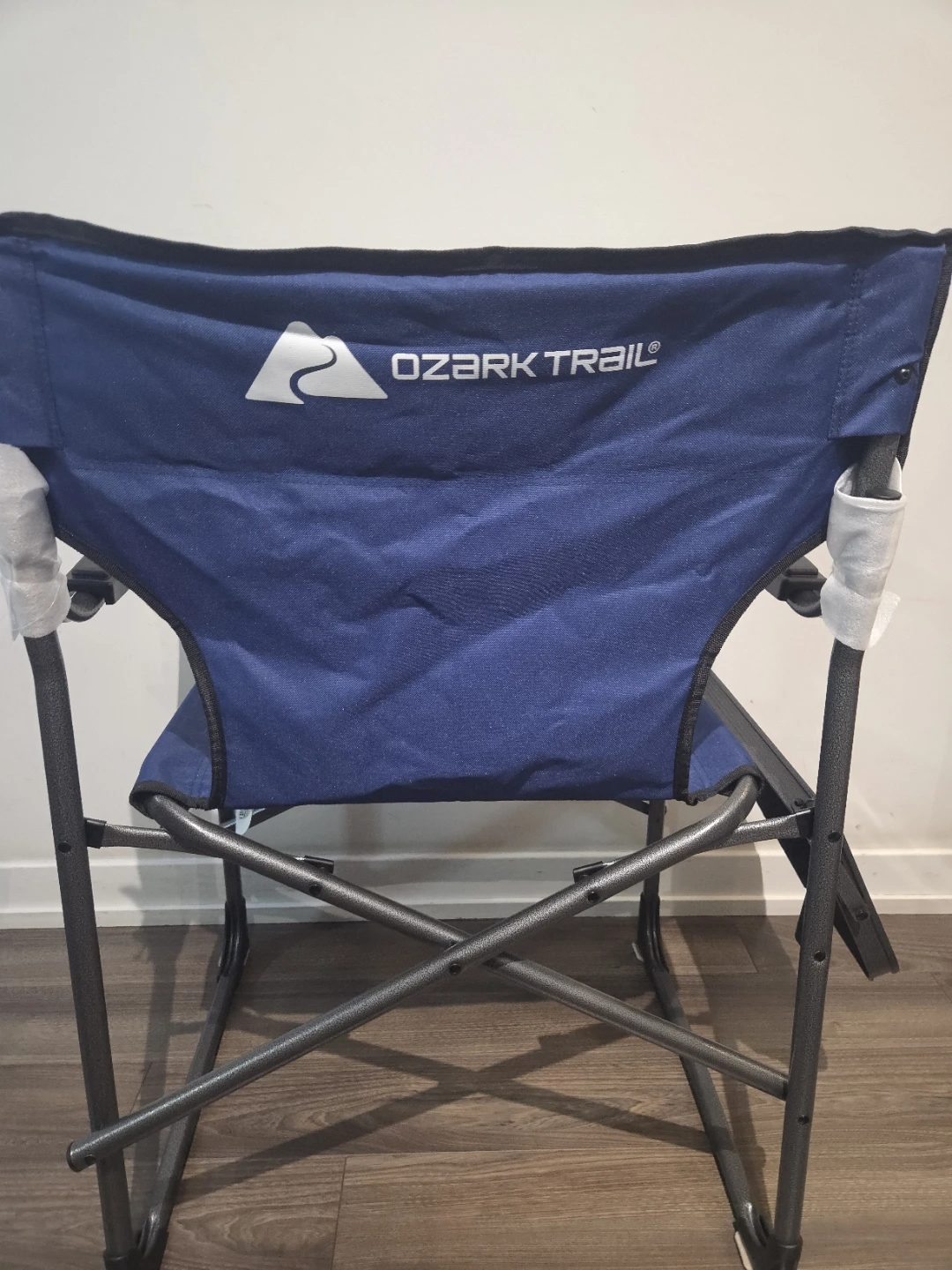 Ozark Trail Folding Director's Chair with Side Table - photo 2