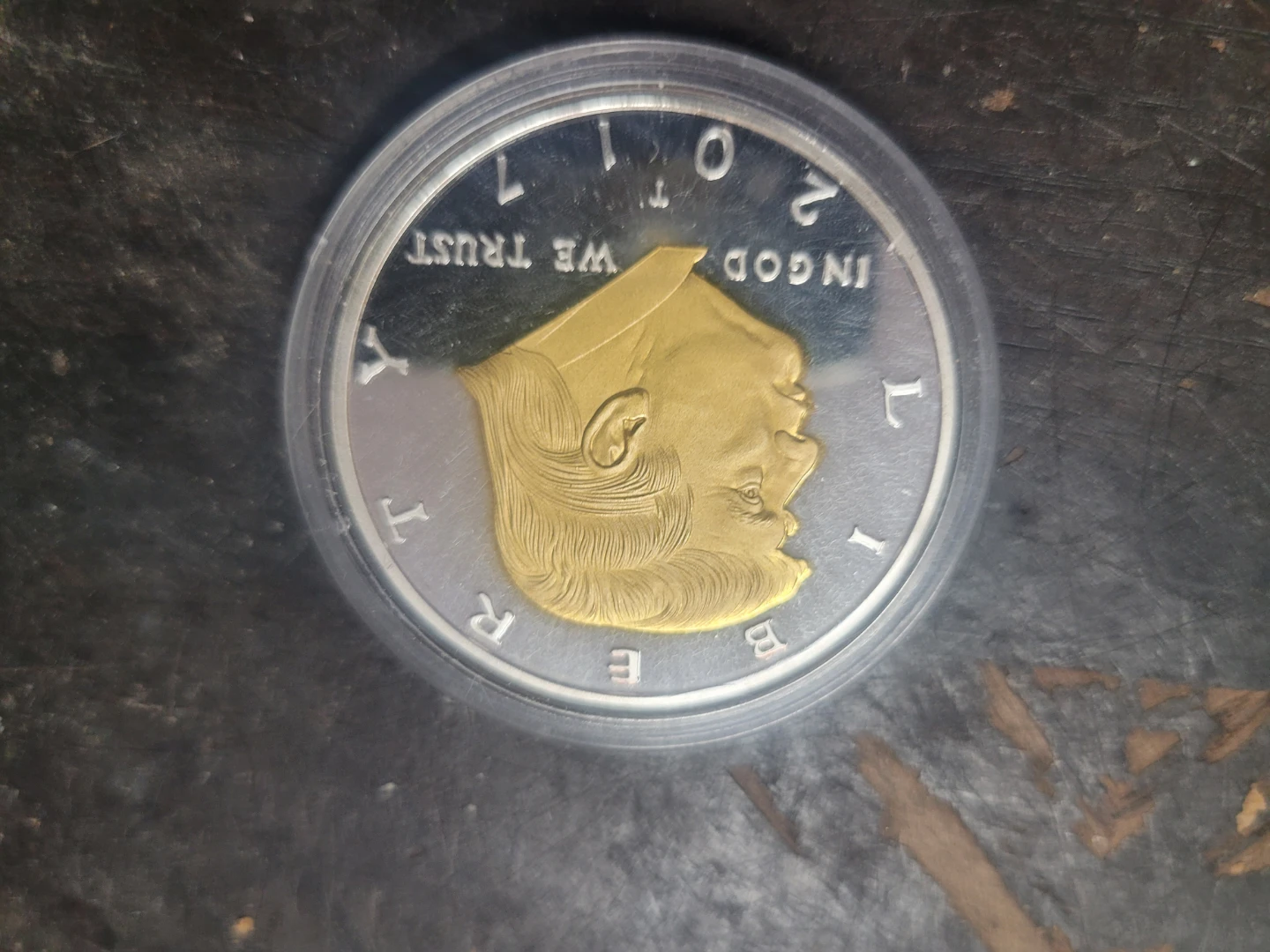 3 x Donald Trump Commemorative Coins - photo 3
