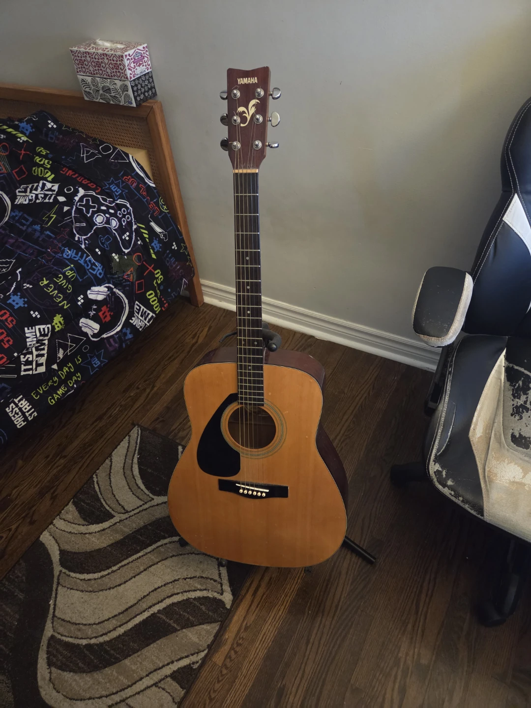 Yamaha Acoustic Guitar