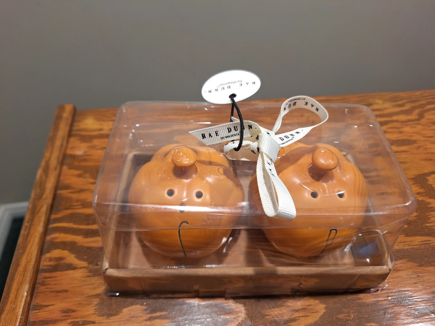 Rae Dunn Pumpkin Salt and Pepper Shakers - photo 2