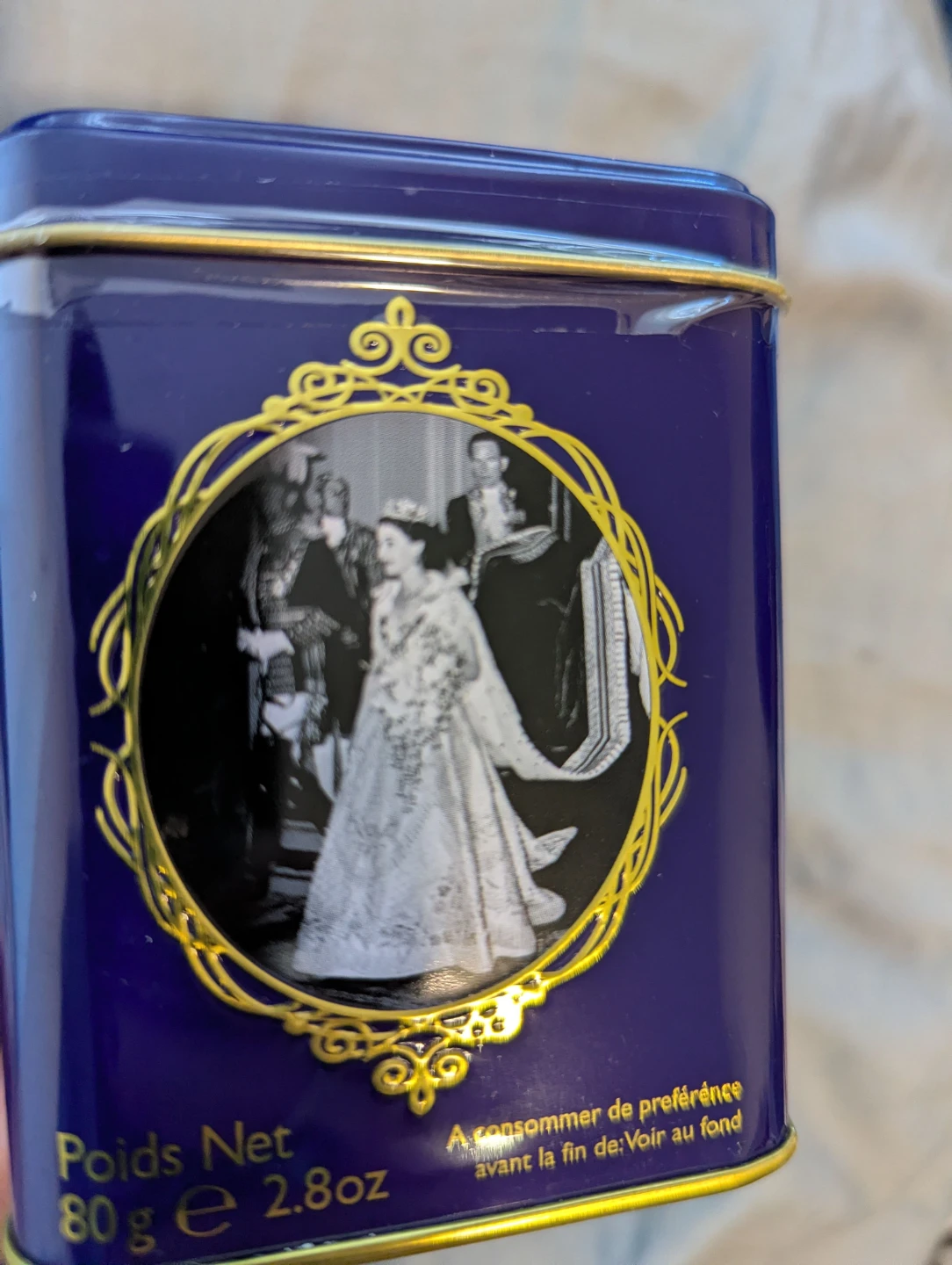 Collectible Queen Elizabeth II English Breakfast Tea Tin! - photo 3