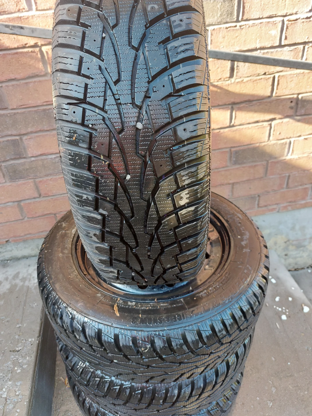 Set of 4 BMW Winter Tires and Rims - photo 3