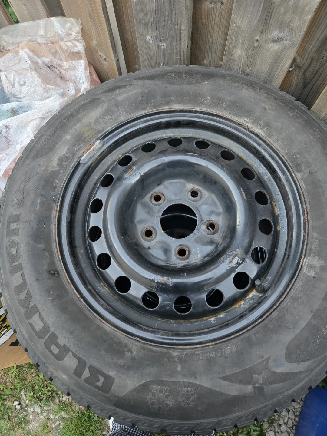 225/65R16 winter tires - Used - photo 3