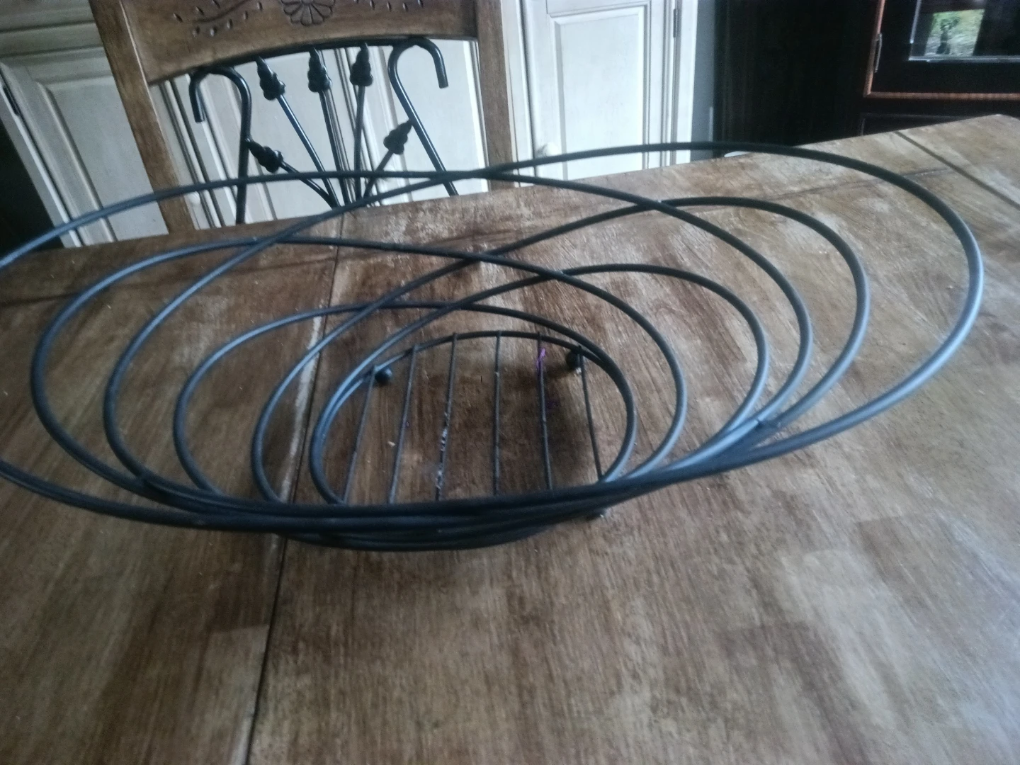 Black Metal Wire Fruit Basket - photo 2