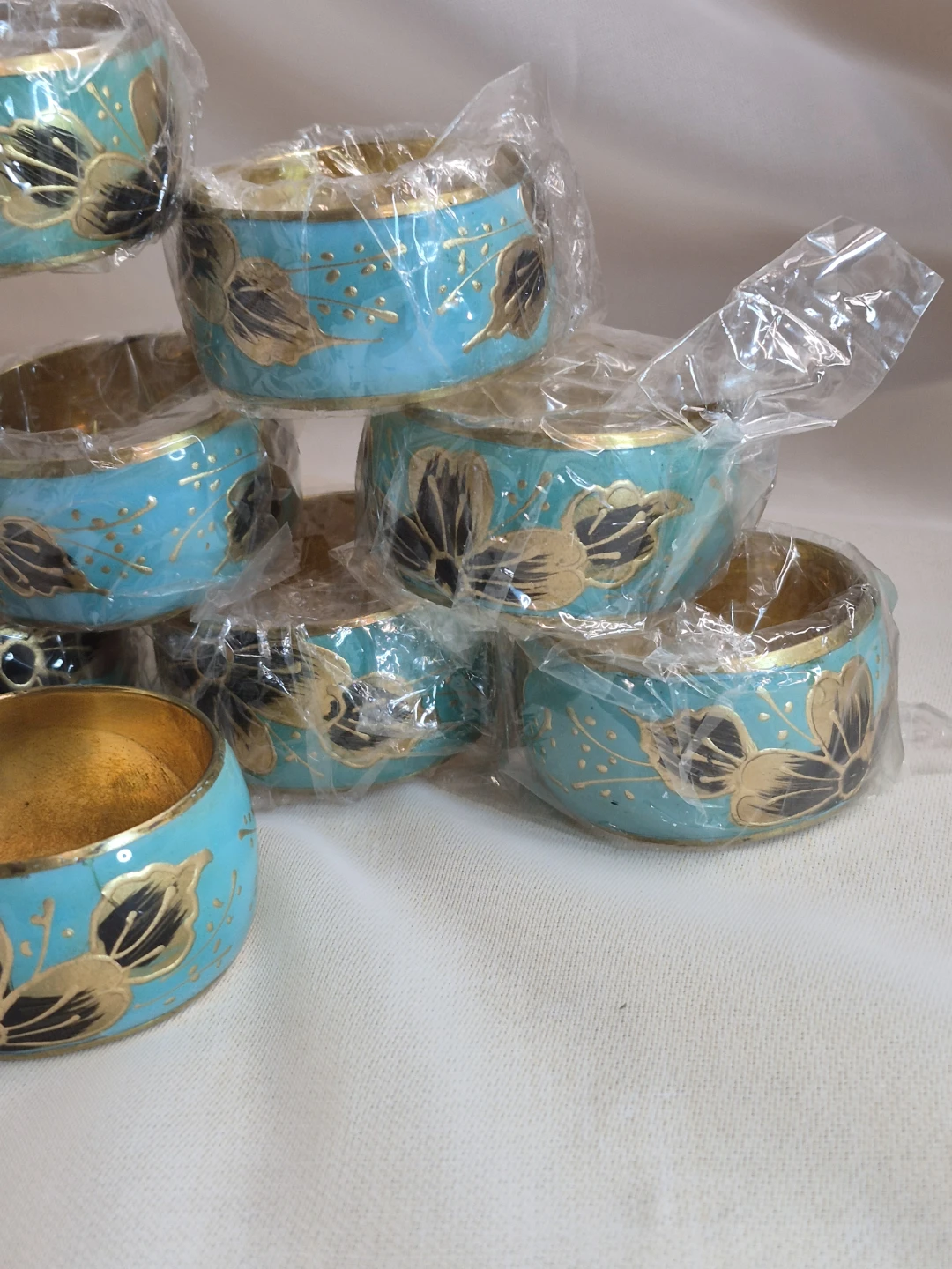 Set of 11 Cloisonne Enamel on Metal Napkin Ring Holders - photo 4