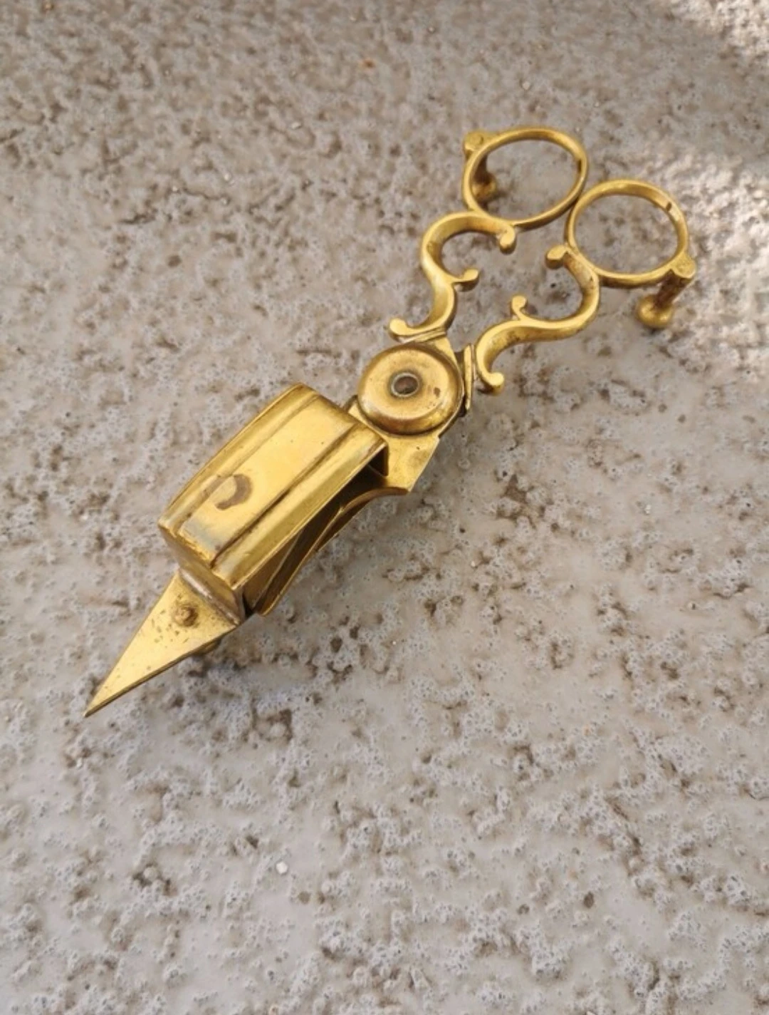 Vintage Brass Footed Candle Wick Trimmer & Snuffer Scissor Tool - photo 2