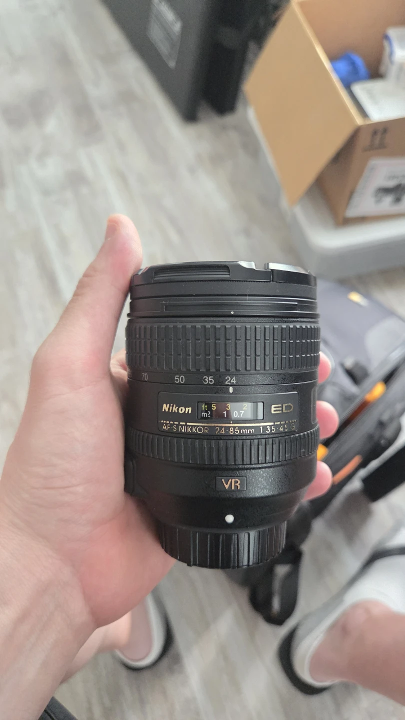 Nikon AF-S NIKKOR 24-85mm f/3.5-4.5G ED VR Lens