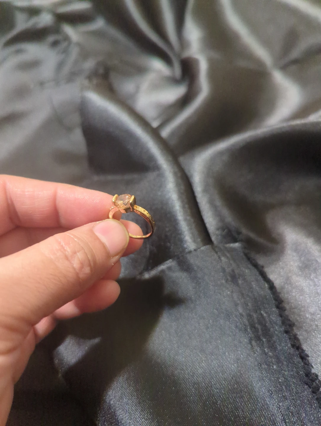 Gold-tone solitaire ring - photo 2