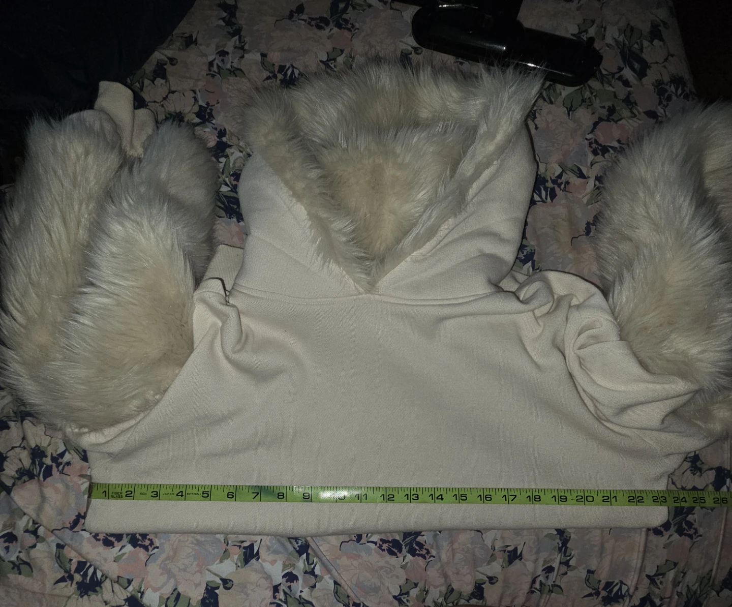 Express Hooded Faux Fur Sleeved Sweatshirt in a Ladies XS - photo 3