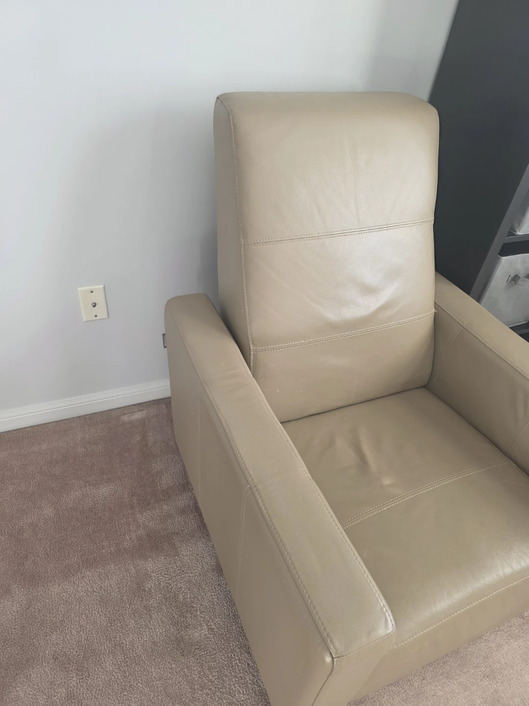 Beige Leather Recliner - photo 4
