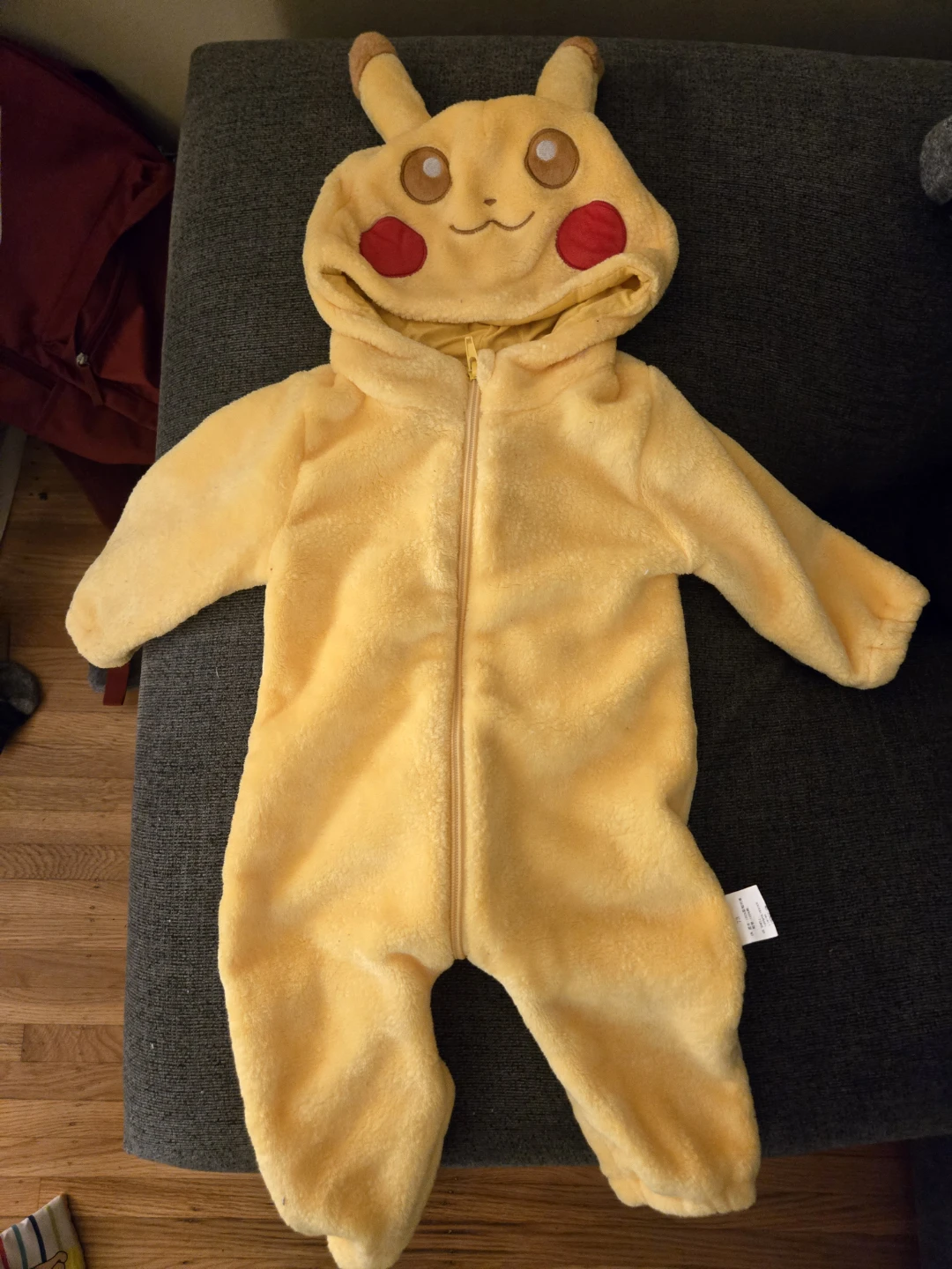 Baby Pikachu Onesie - photo 2