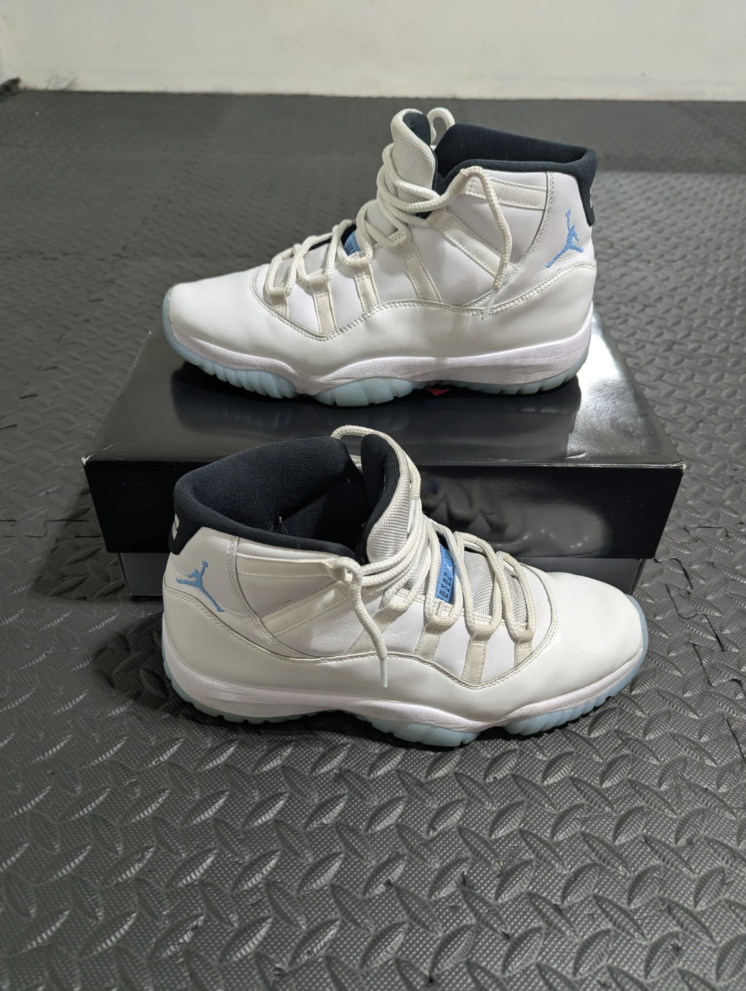 Air Jordan 11 Retro 'Legend Blue' (2024) - Size 11.5 - With Box - photo 2