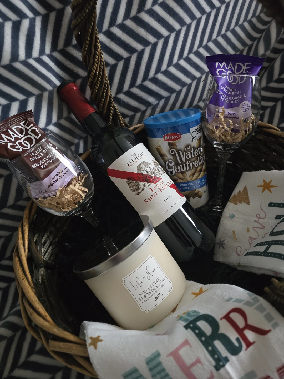 Holiday Gift Basket - photo 2