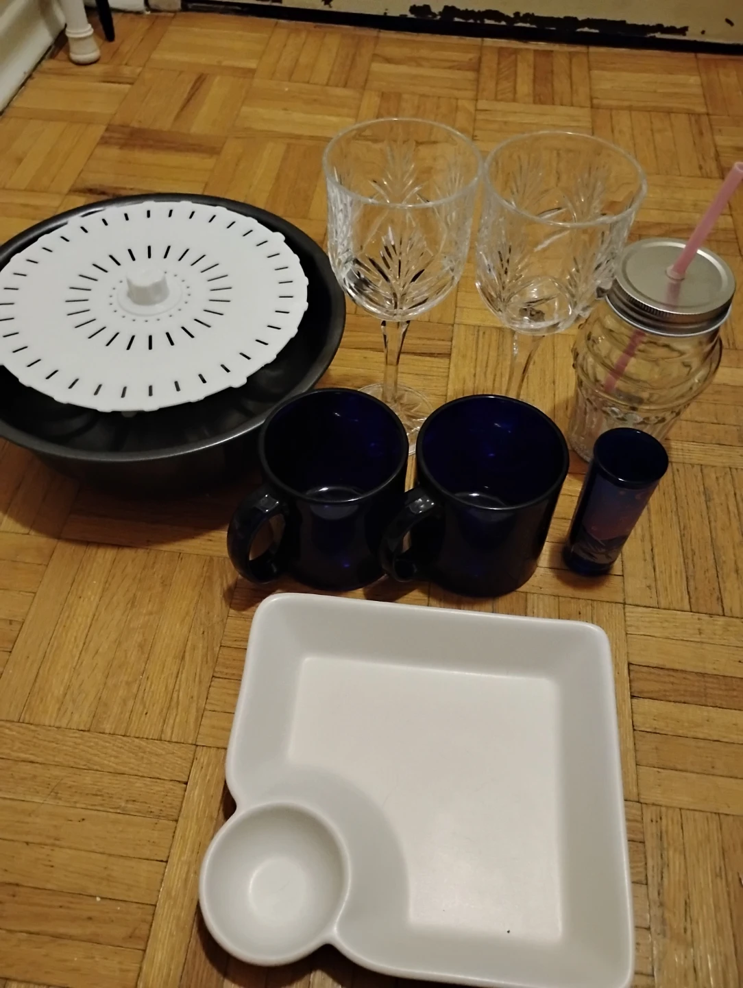 Lot of Kitchen Items $10