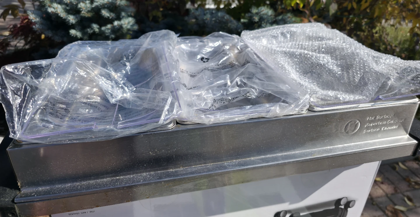 Betty Crocker 3-Tray Buffet Server / 2.5 quart stainless steel - photo 2