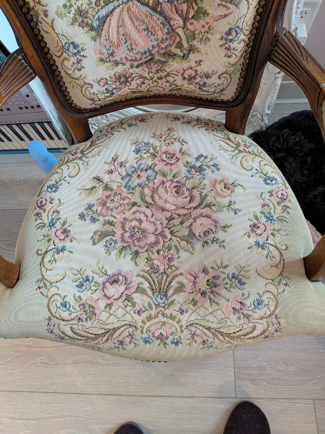 Vintage French Style Accent Chair - photo 4