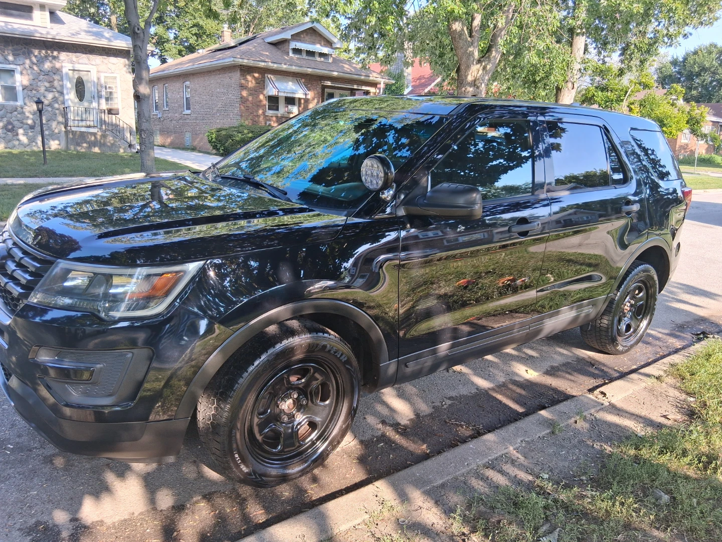 Ford Police Interceptor Utility - photo 2