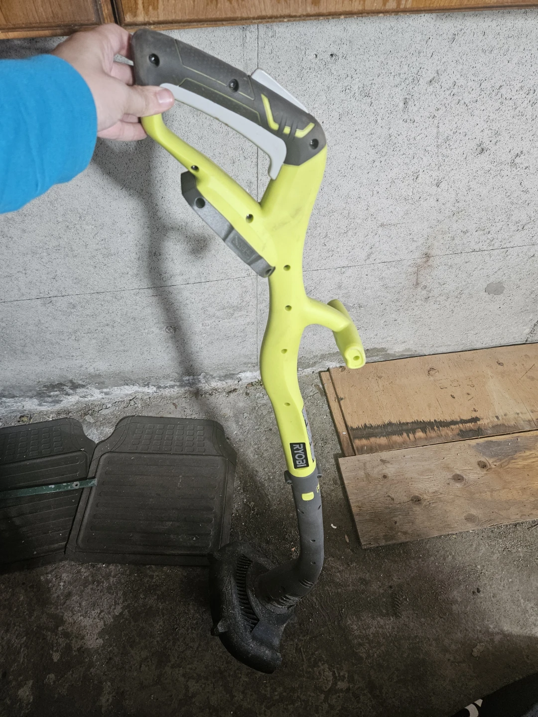 Ryobi battery powered lawn mower and weed whacker - photo 3