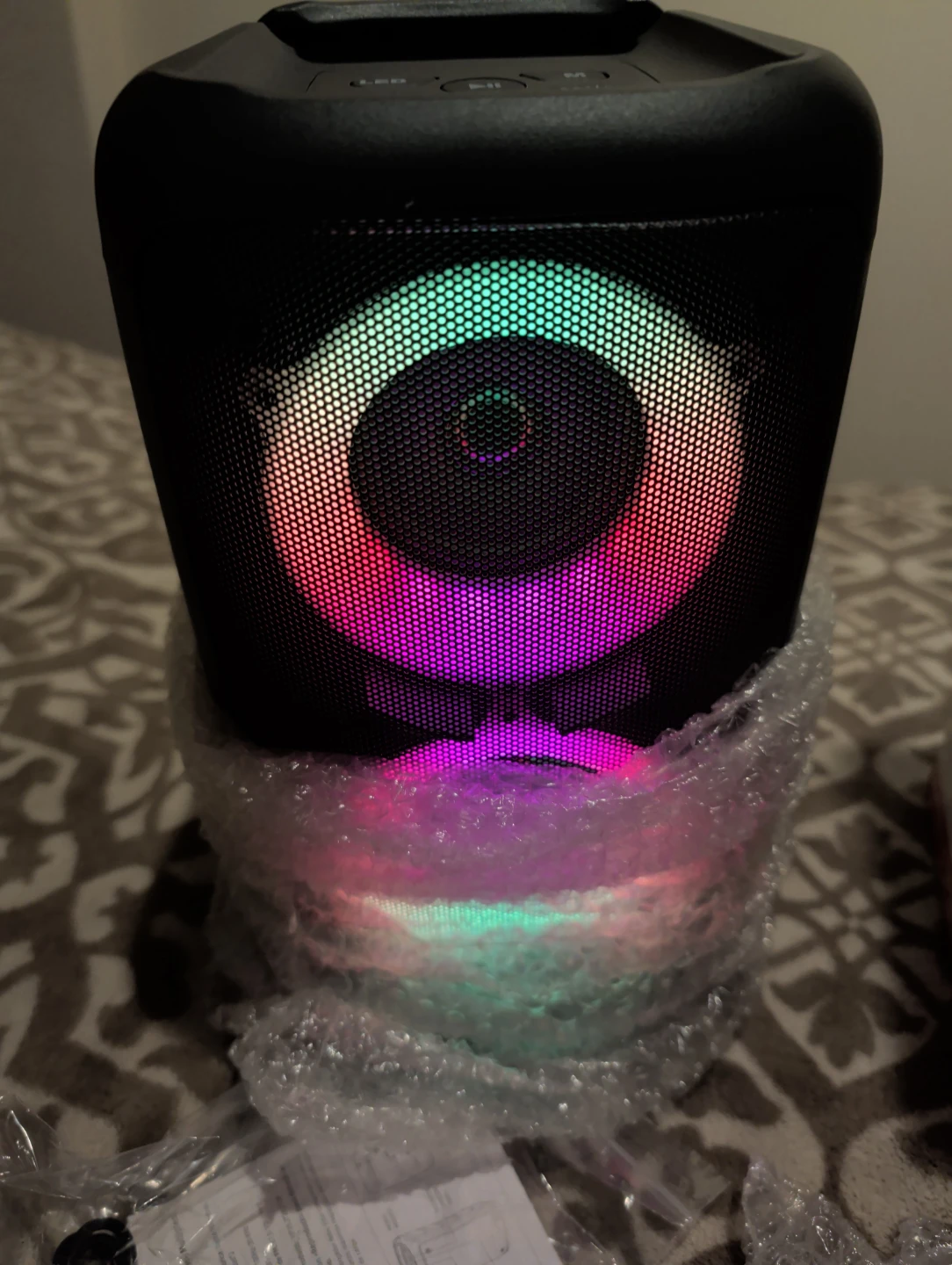 GDHENGYN RGB Light Speaker Model HY-3317 - photo 3