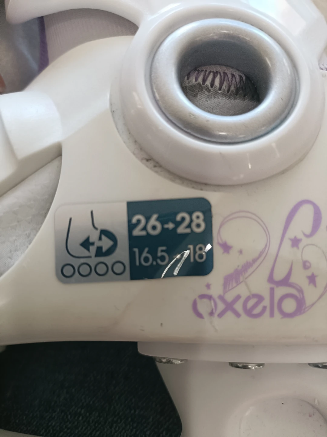 Oxelo Adjustable Ice Skates Size 26-28 - photo 3