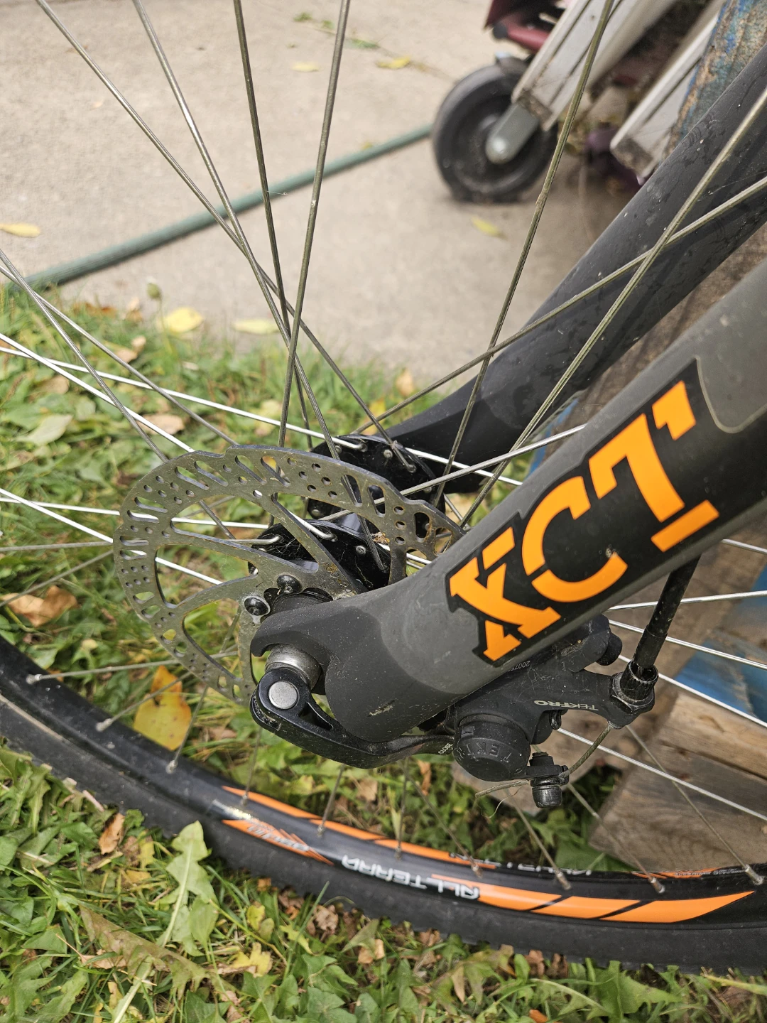 GT Aggressor Pro Mountain Bike - photo 4