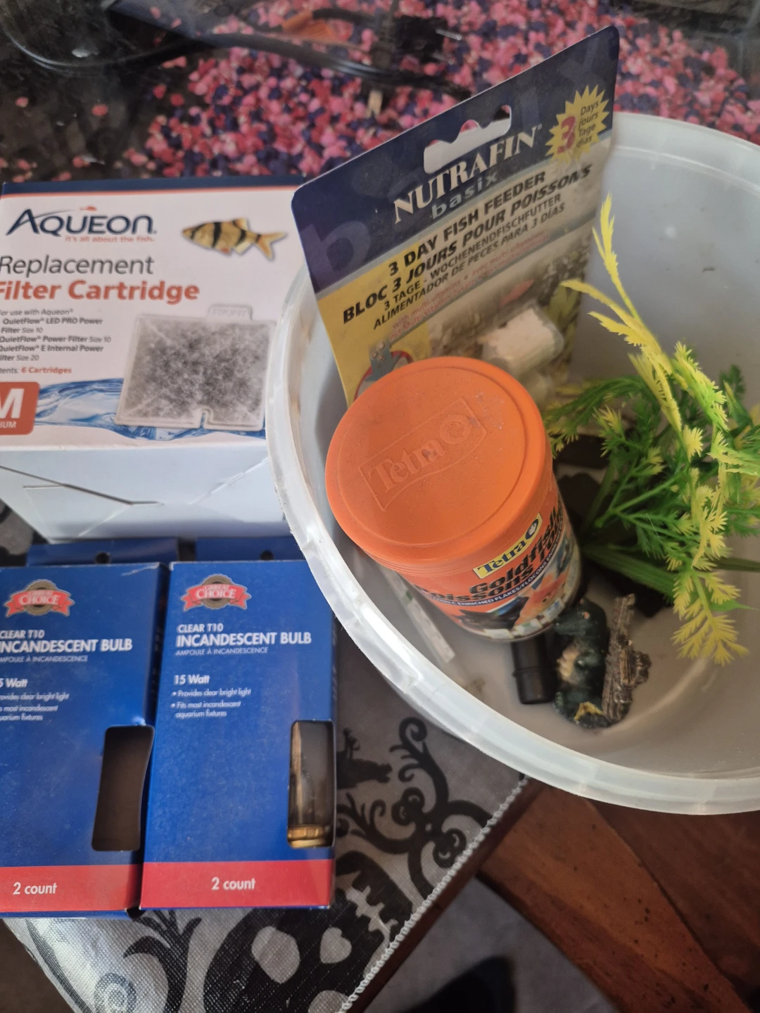 Fish tank with accessories