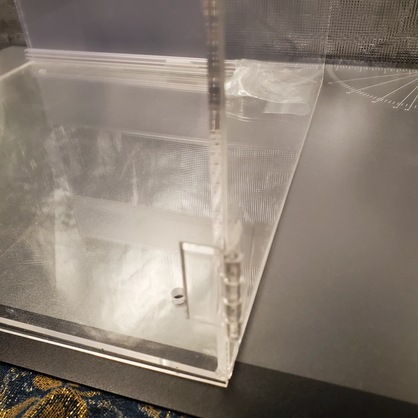Lockable Clear Display Case - photo 4