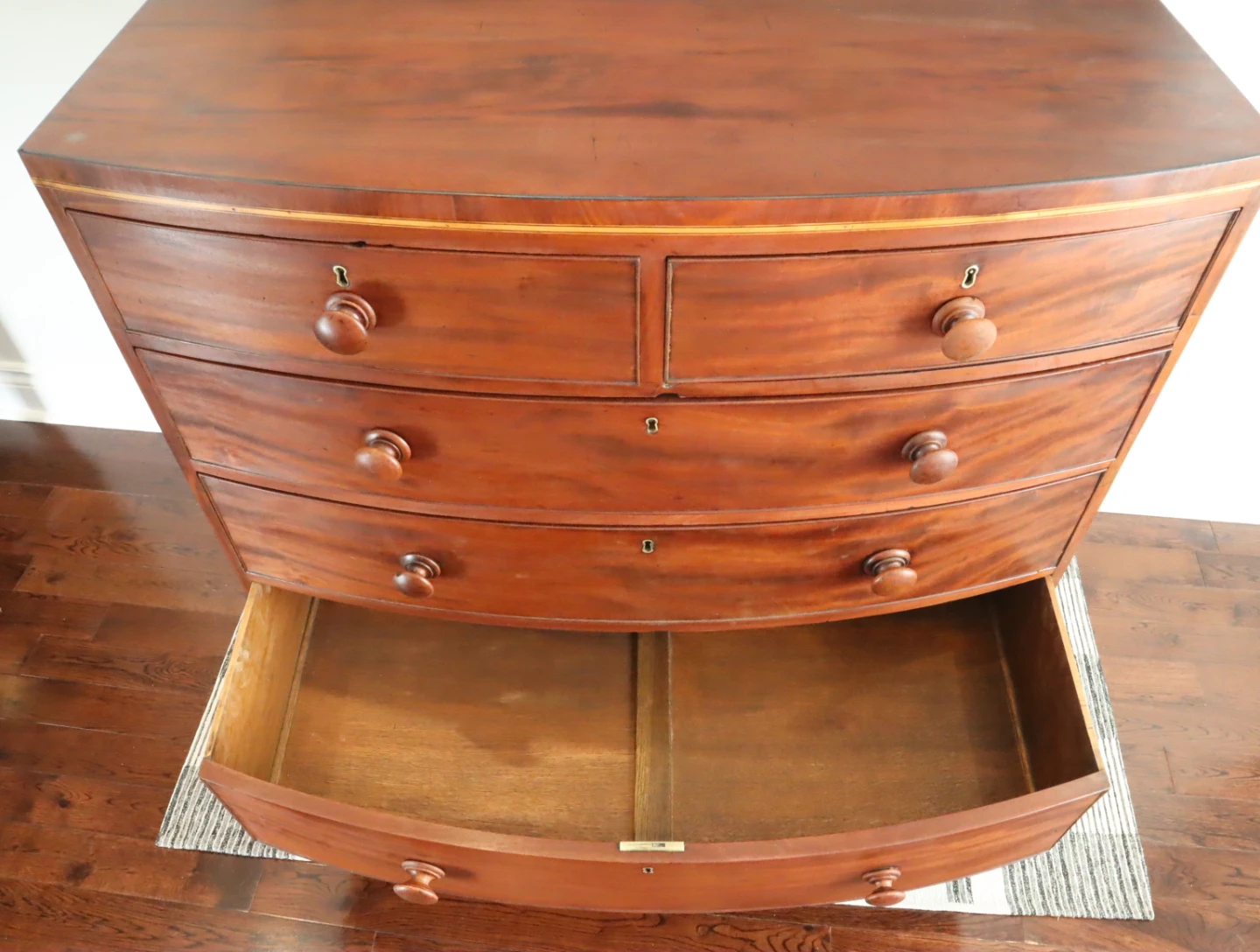 Solid Mahogany Bow Front Dresser c1830 - photo 5