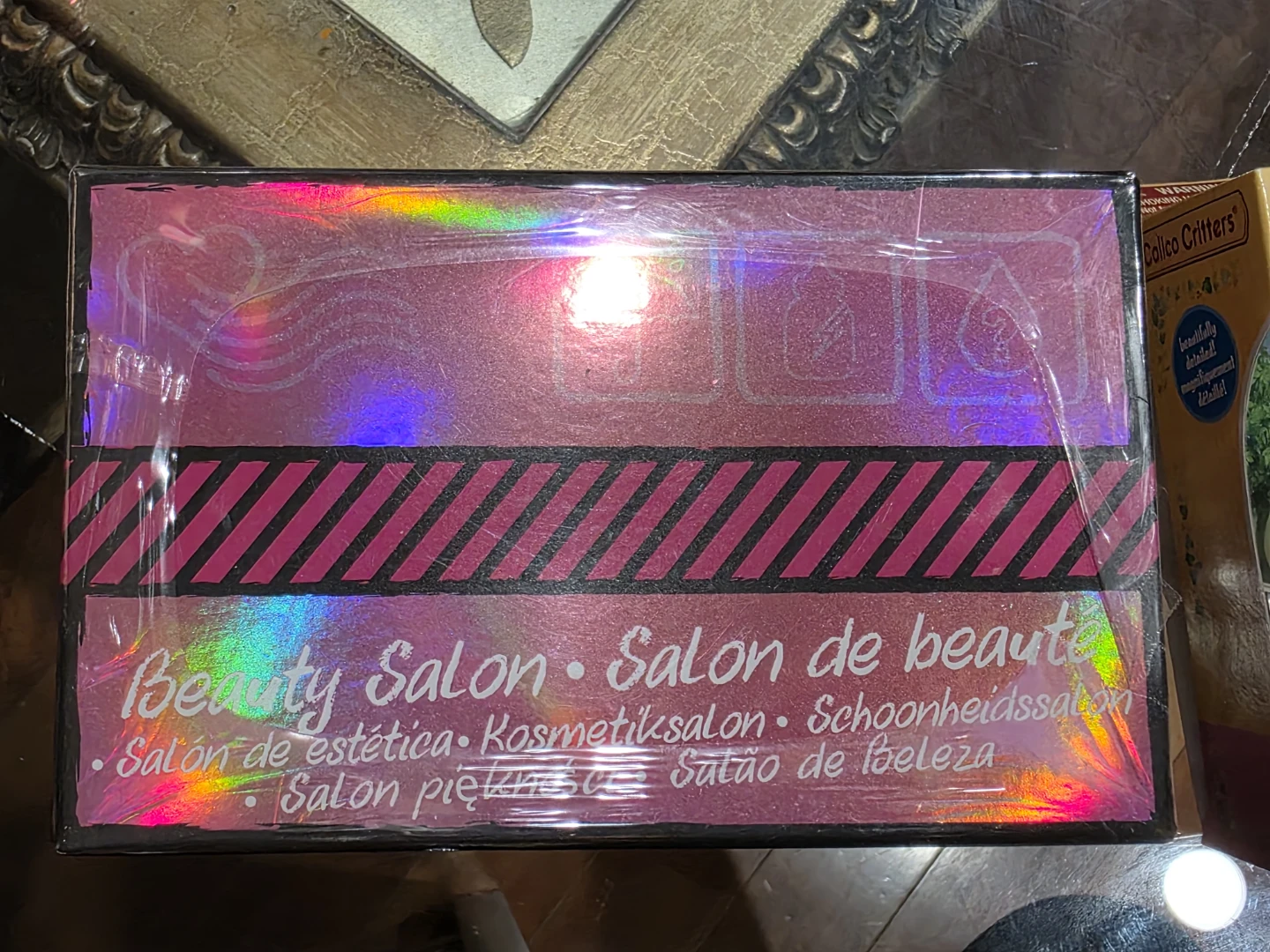 L.O.L. Surprise! Fold-Out Playset - Beauty Salon - photo 4