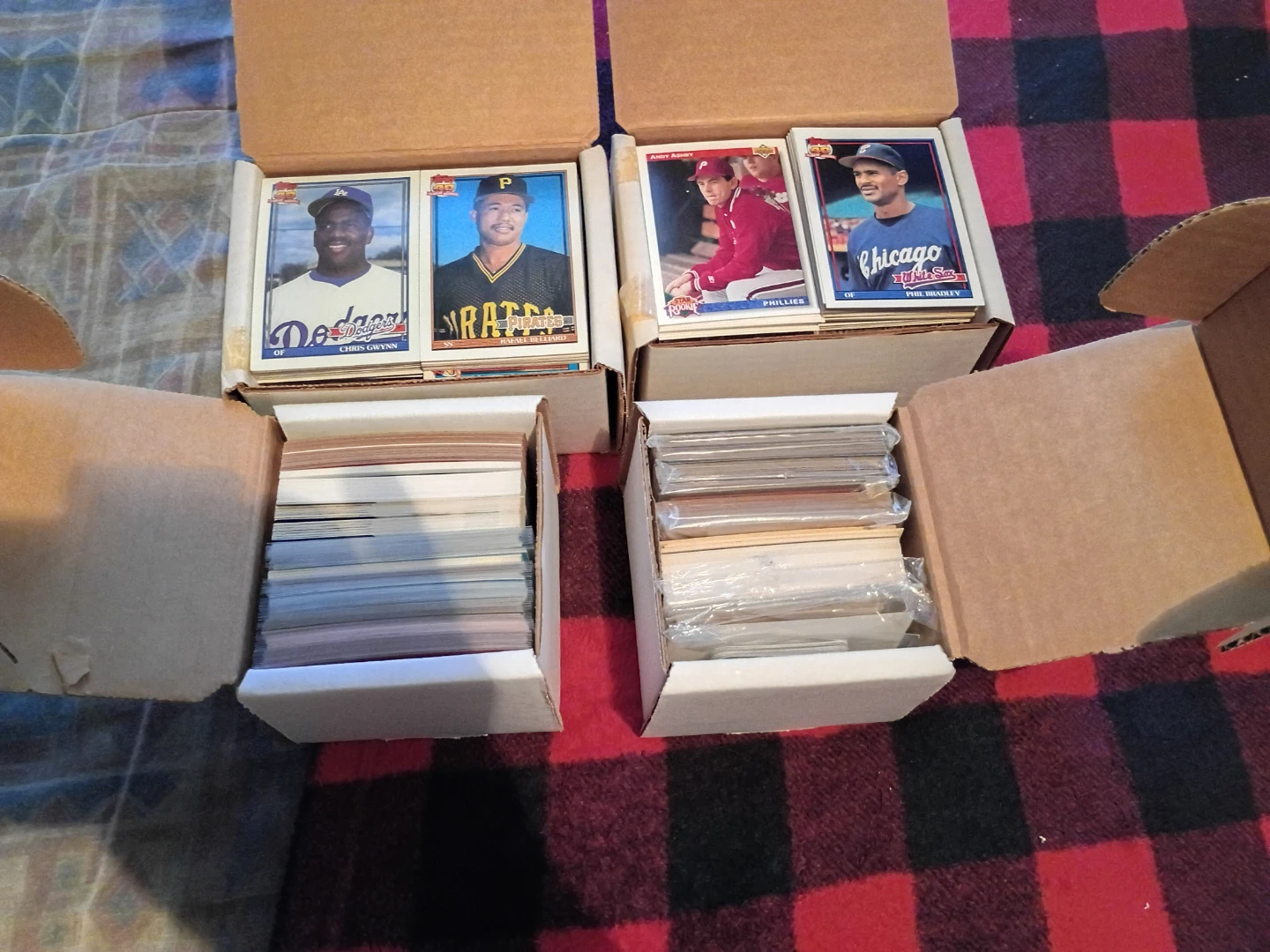 Assorted Mixed Baseball Cards - photo 3
