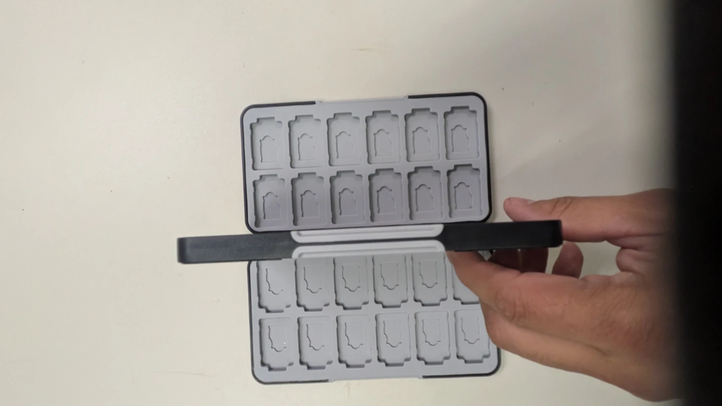 Nintendo Switch Game Card Case Holds 48 games - photo 5