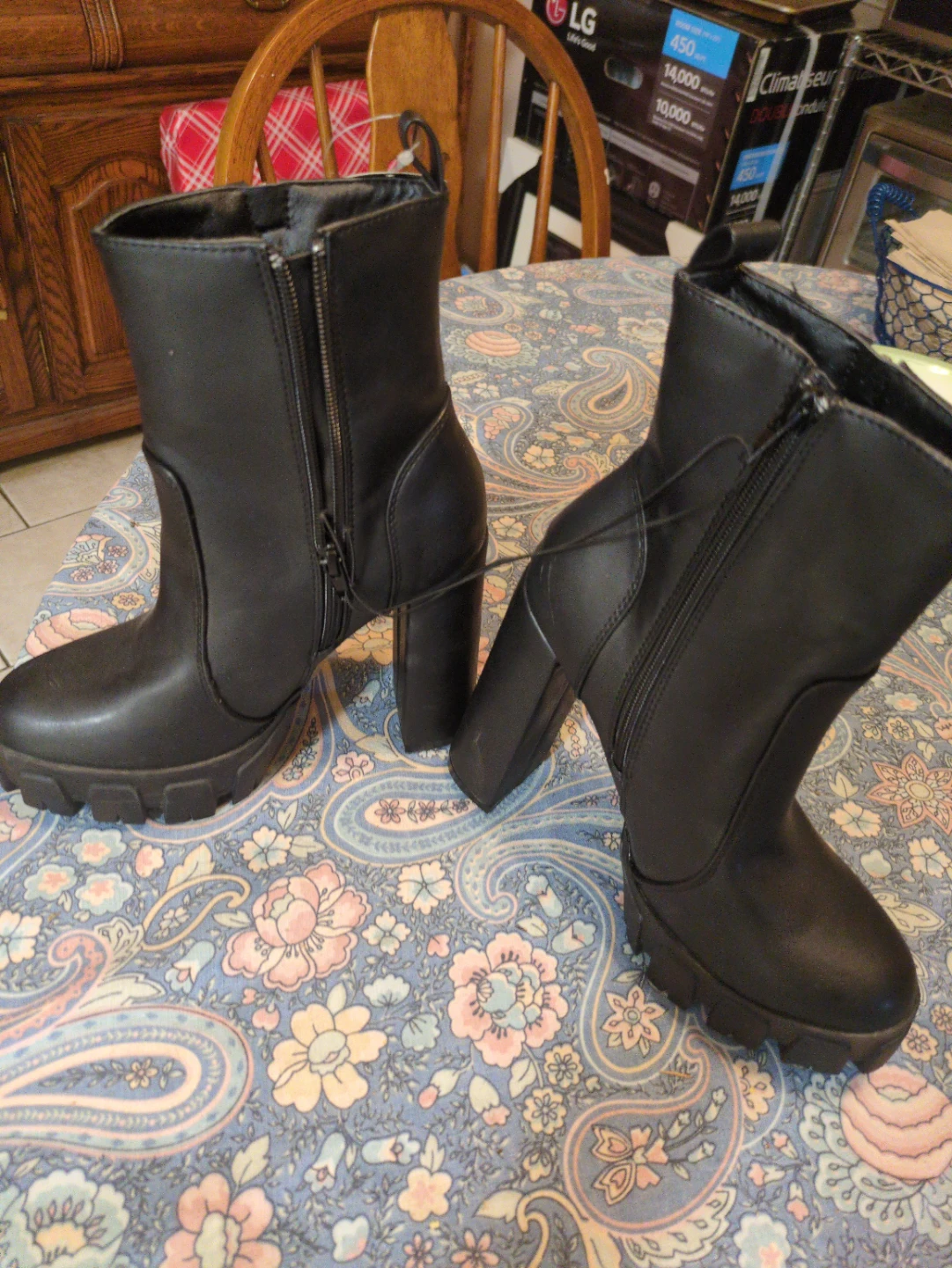 Black Block Heel Ankle Boots Size 6 - photo 2