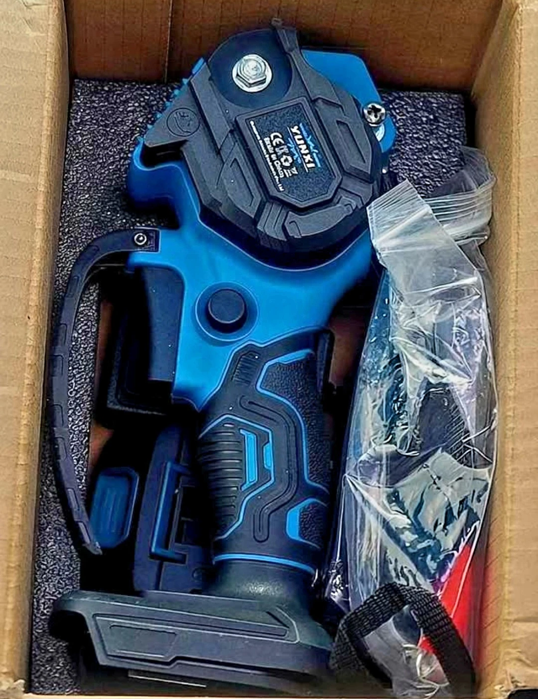 NEW IN BOX CORDLESS MINI CHAINSAW - photo 2