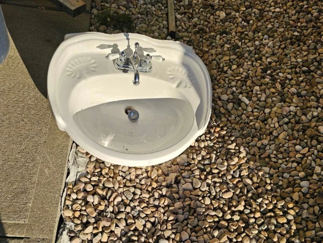 Vintage Wall-Mount Bathroom Sink