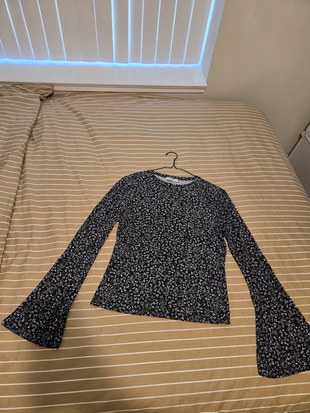 Suzy Shier Long Sleeve Top - photo 2