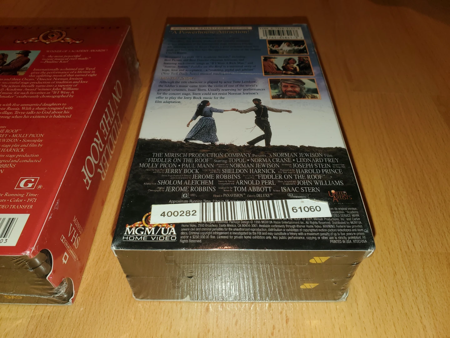 Sealed - Two Fiddler on the Roof VHS Tapes - photo 3