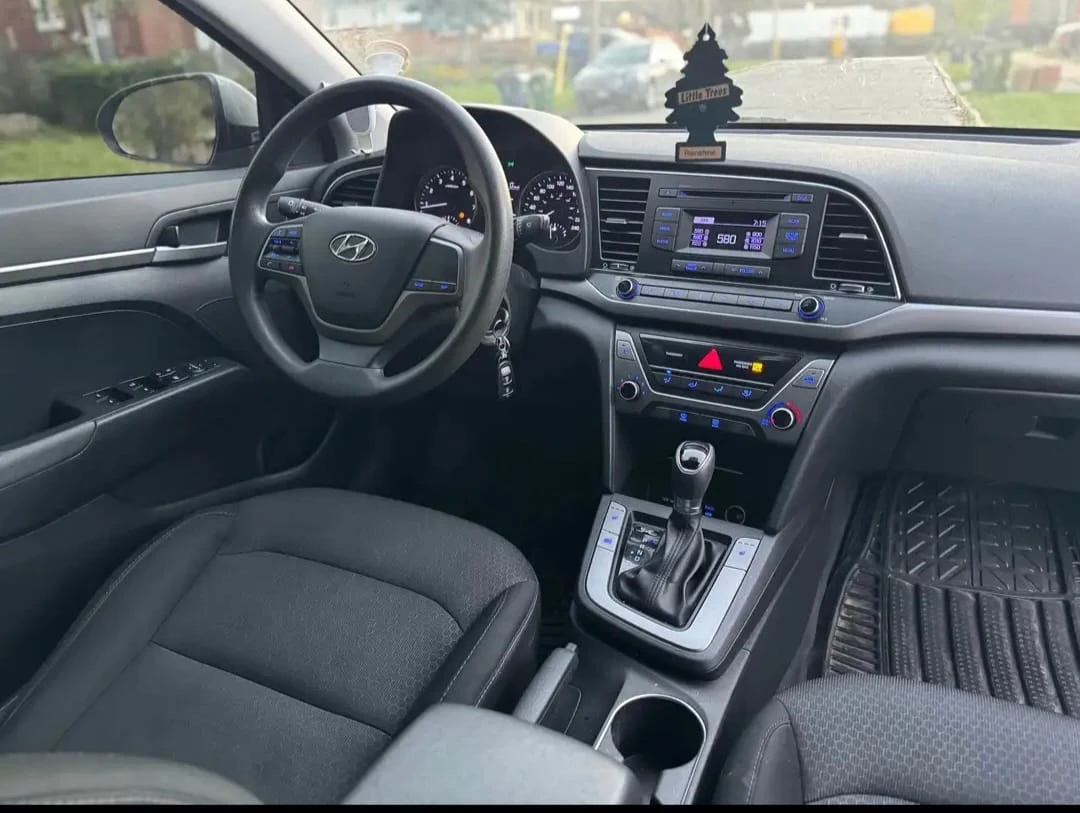 Gray Hyundai Elantra - photo 4