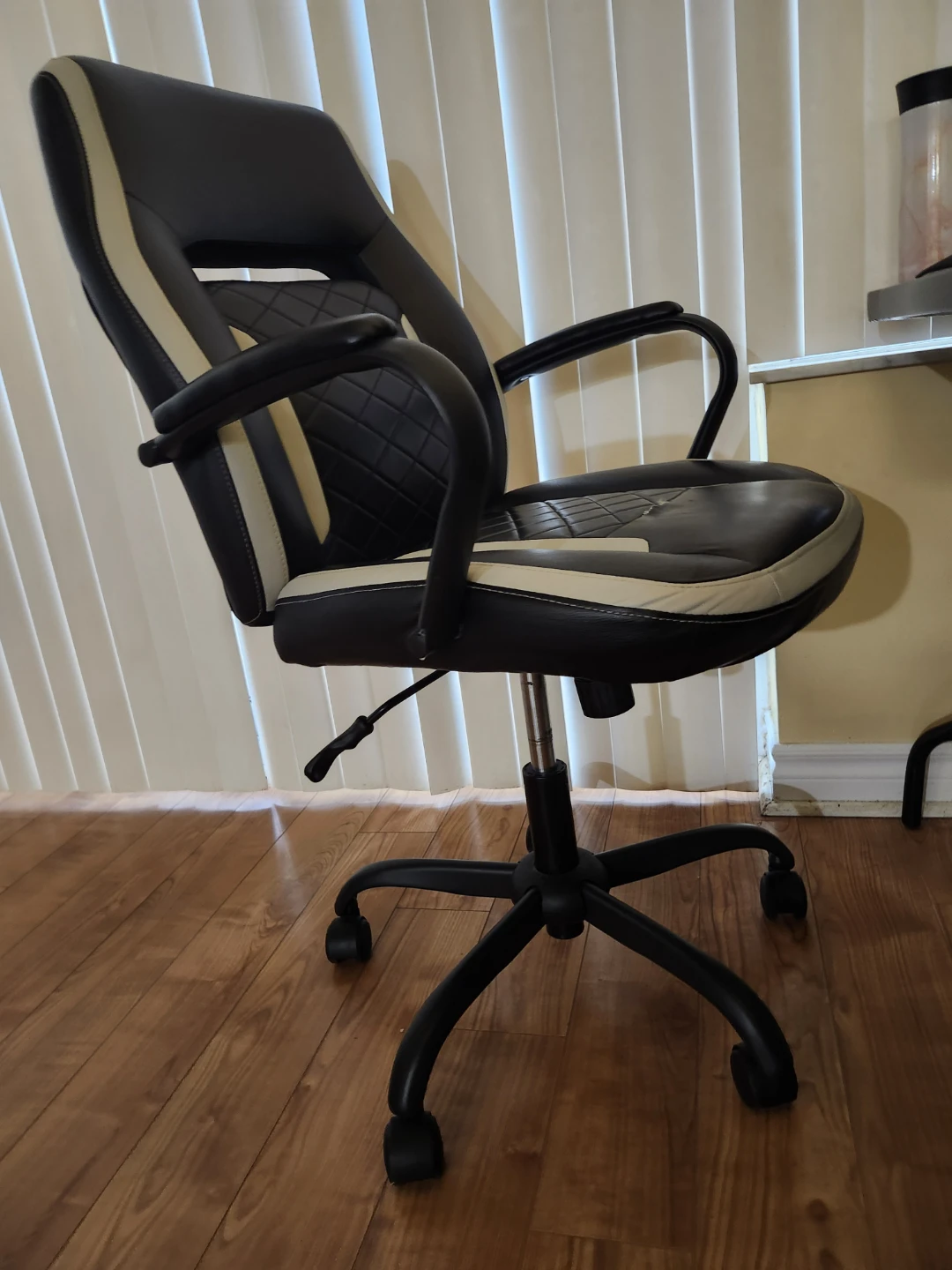 Black and White Office Desk Chair