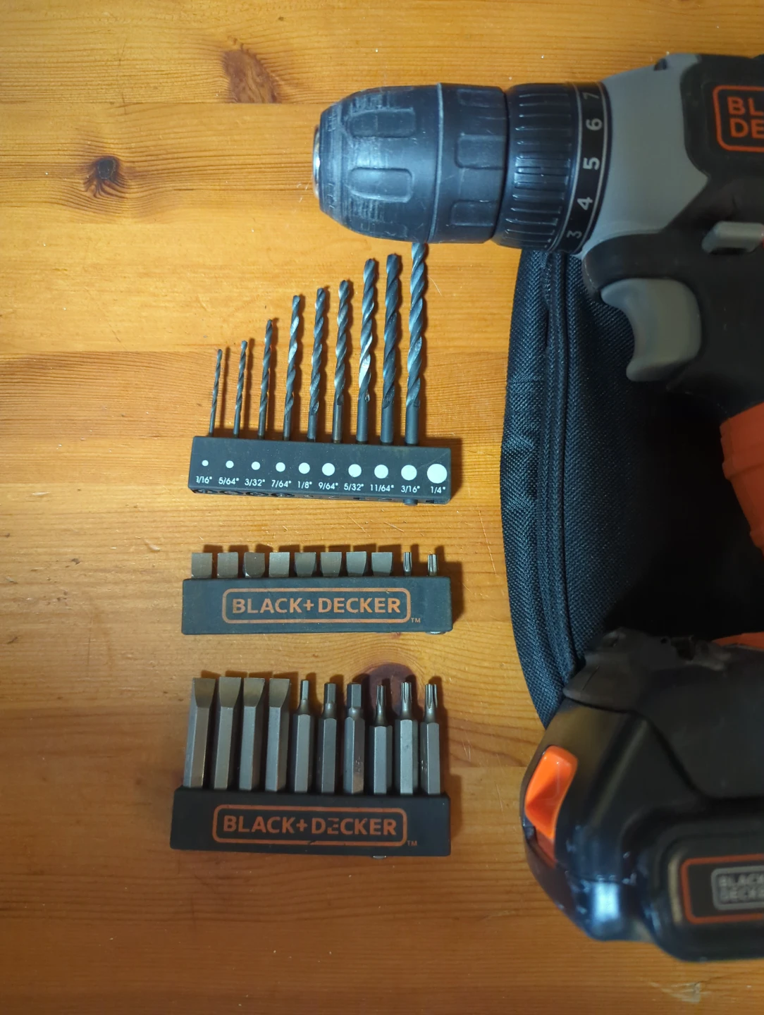 Black+Decker 20V PowerConnect Drill Kit - photo 3