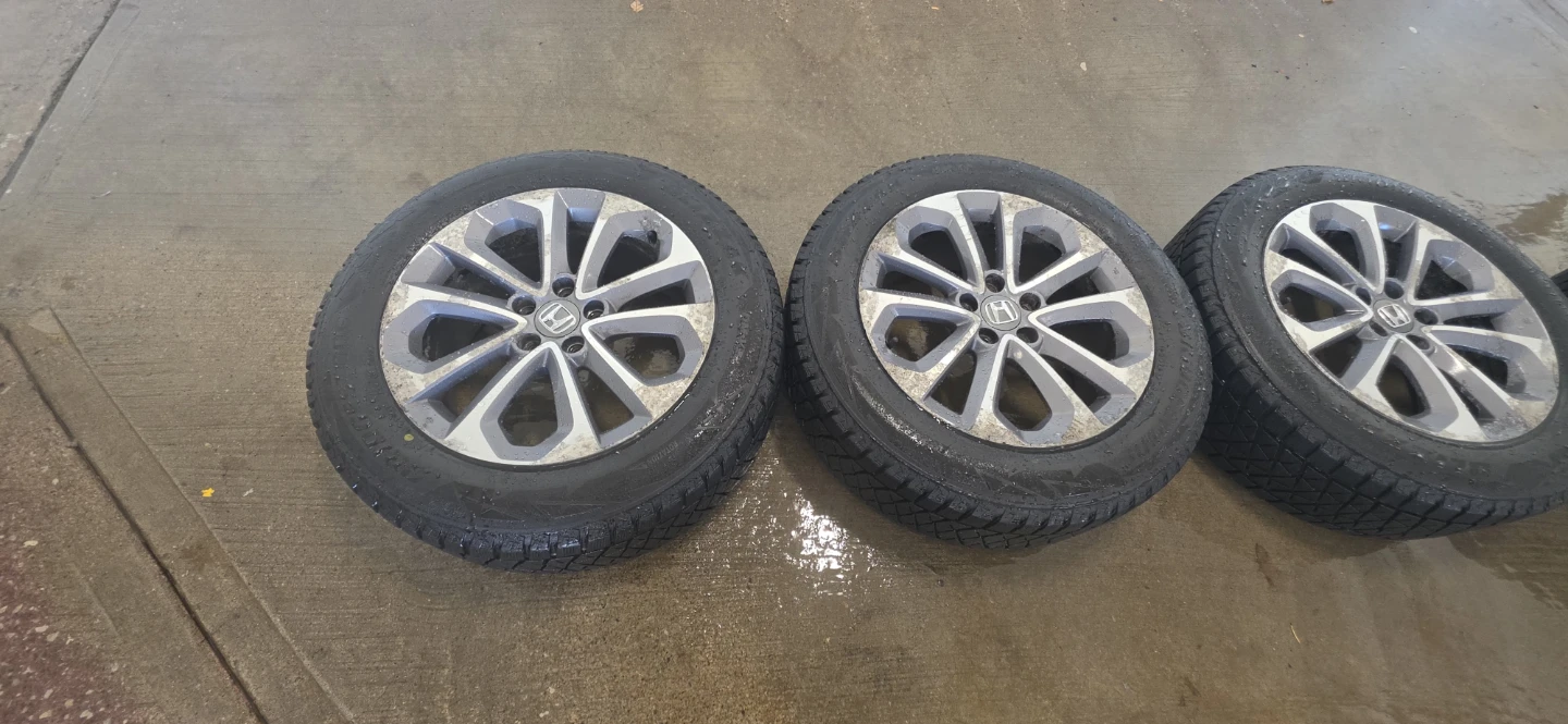 Original Honda CR-V  winter tires and rims - photo 2