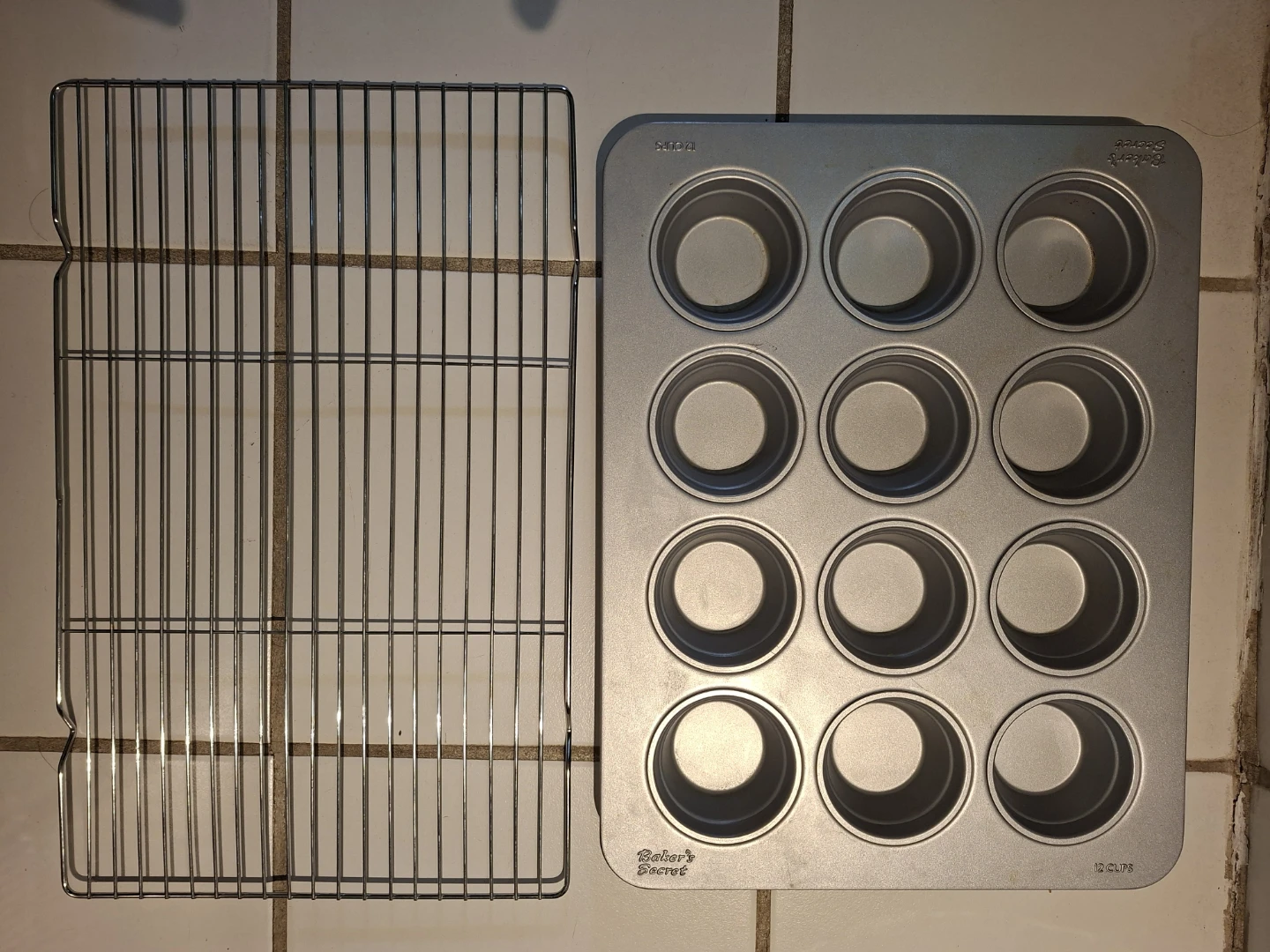 Baker's Secret 12-Cup Muffin Pan and Cooling Rack