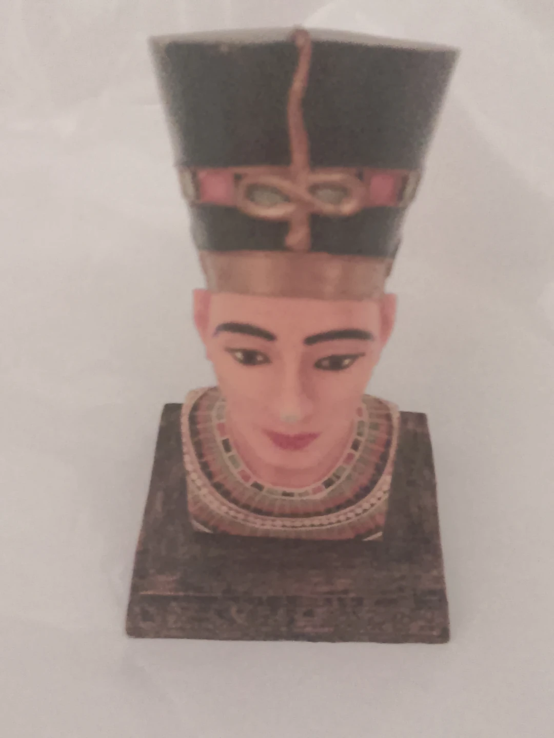 Nefertiti Bust Statue - photo 2