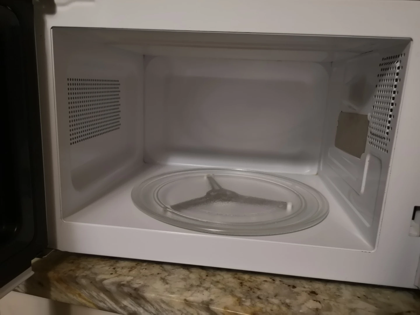 Danby Countertop Microwave - photo 2