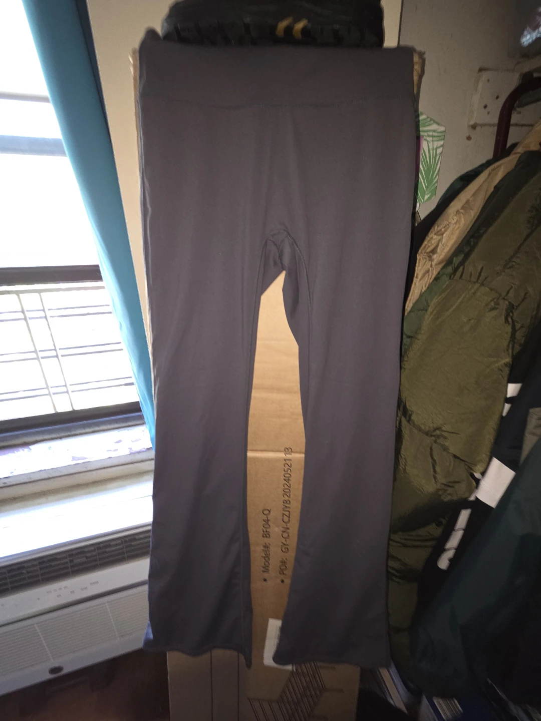 Unbranded Athleisure Pants W/ 2 Back Pockets in a Ladies L