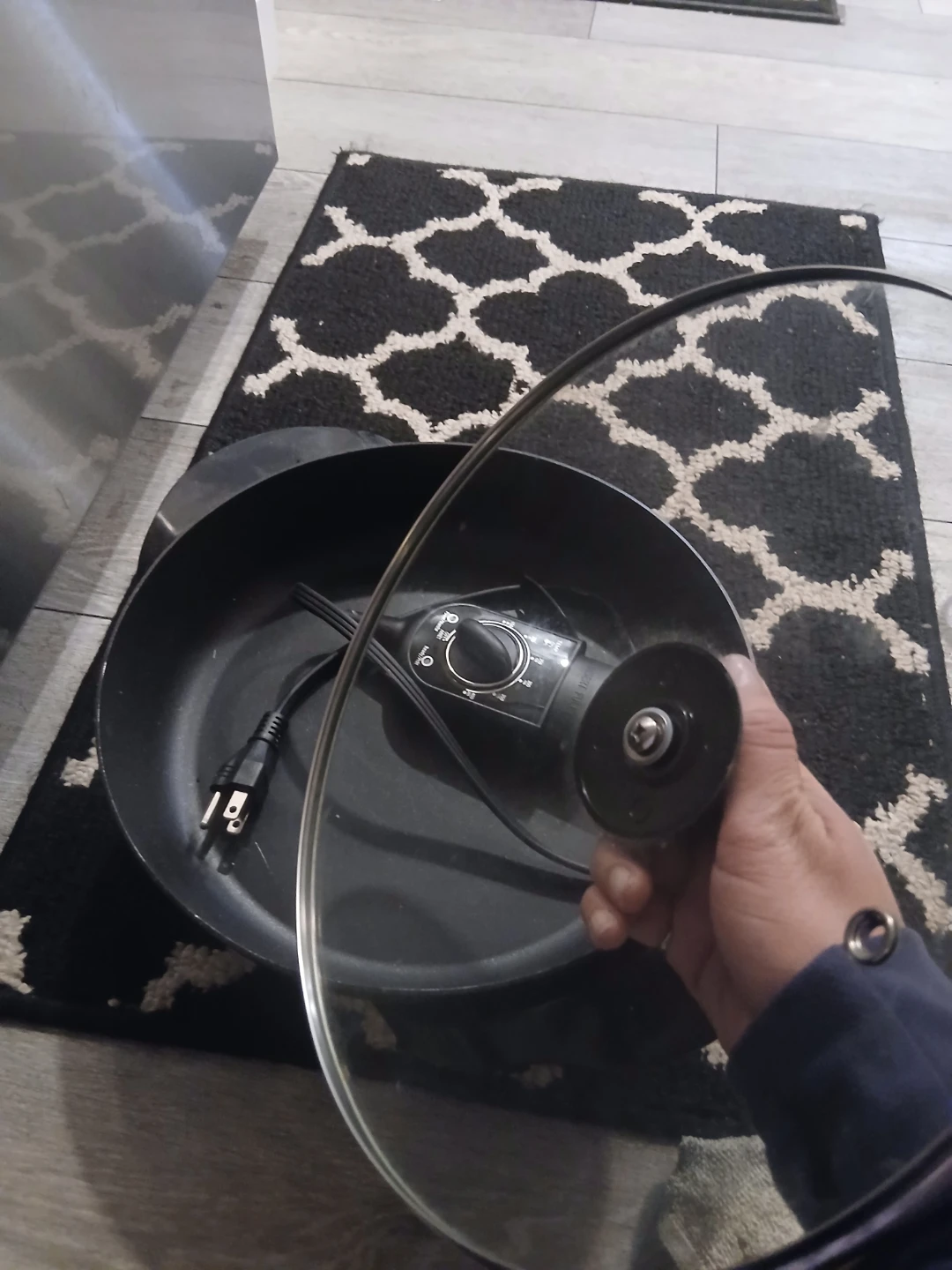 Electric Skillet with Glass Lid