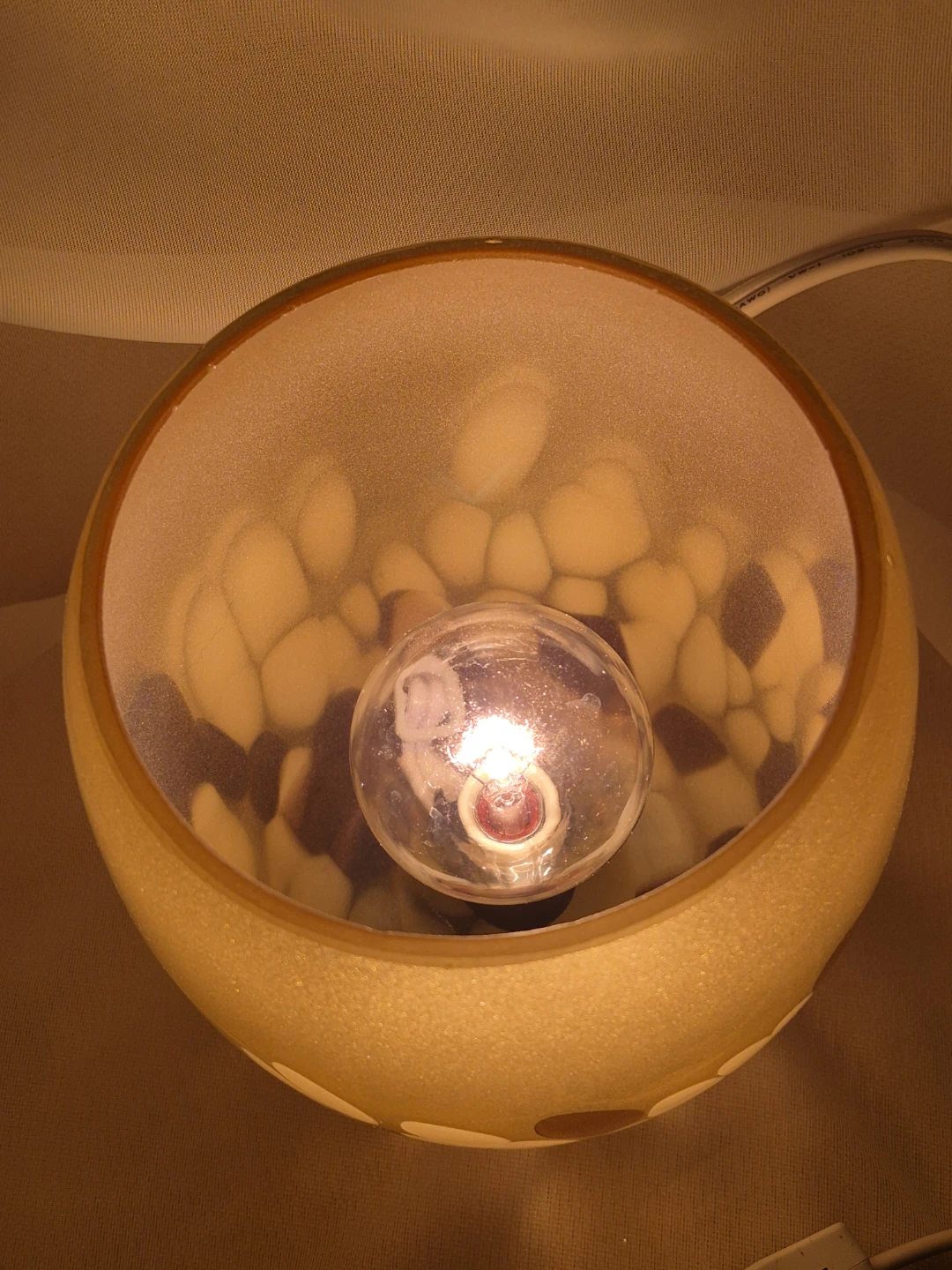 Beautiful Glass Shade Table Lamp - photo 3